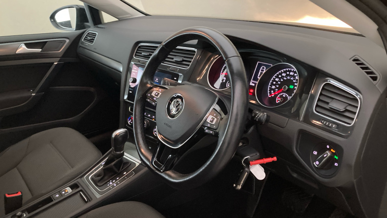 Volkswagen Golf 1.0 TSI 110 SE [Nav] 5dr DSG Petrol Hatchback